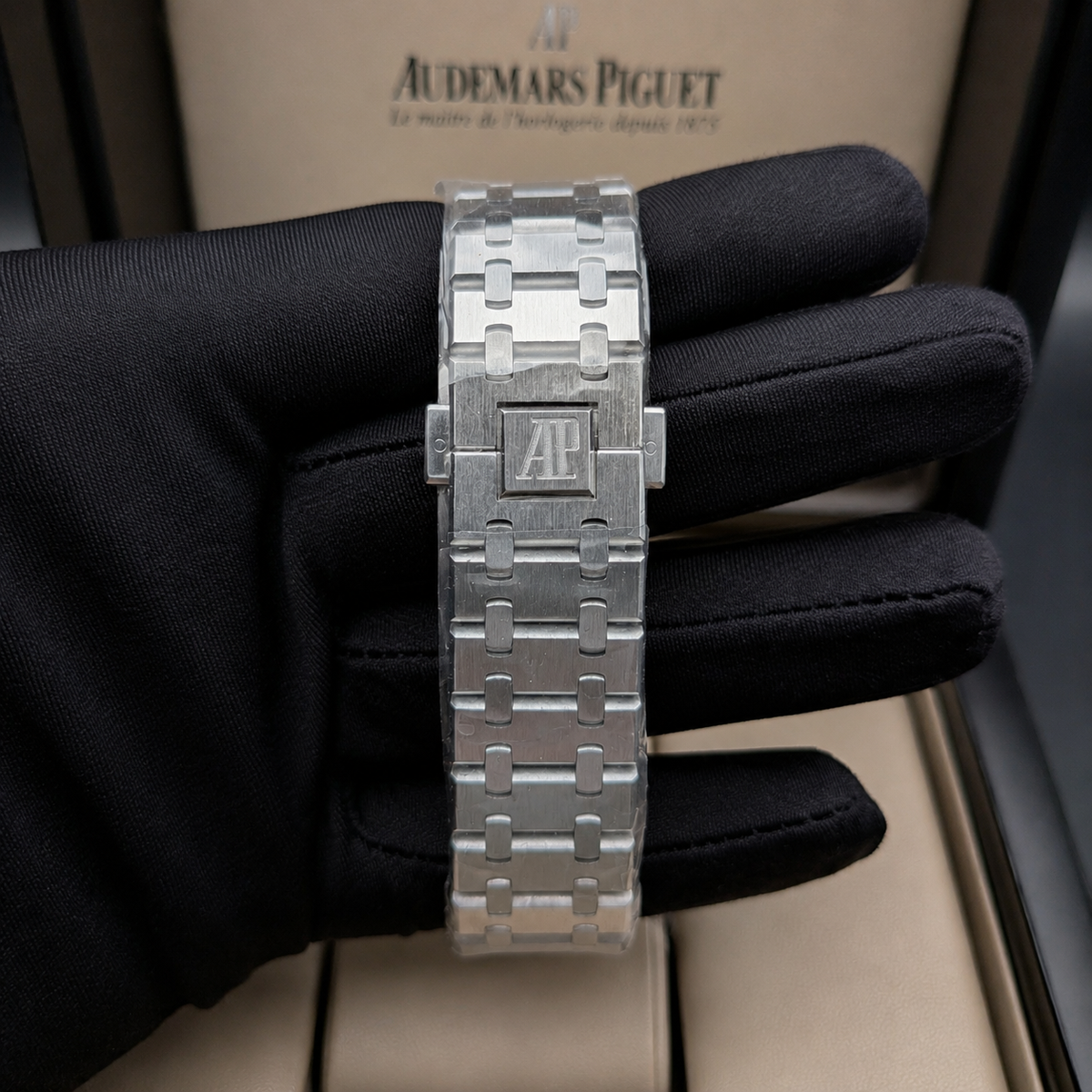 AUDEMARS PIGUET ROYAL-WHITE GOLD MOON