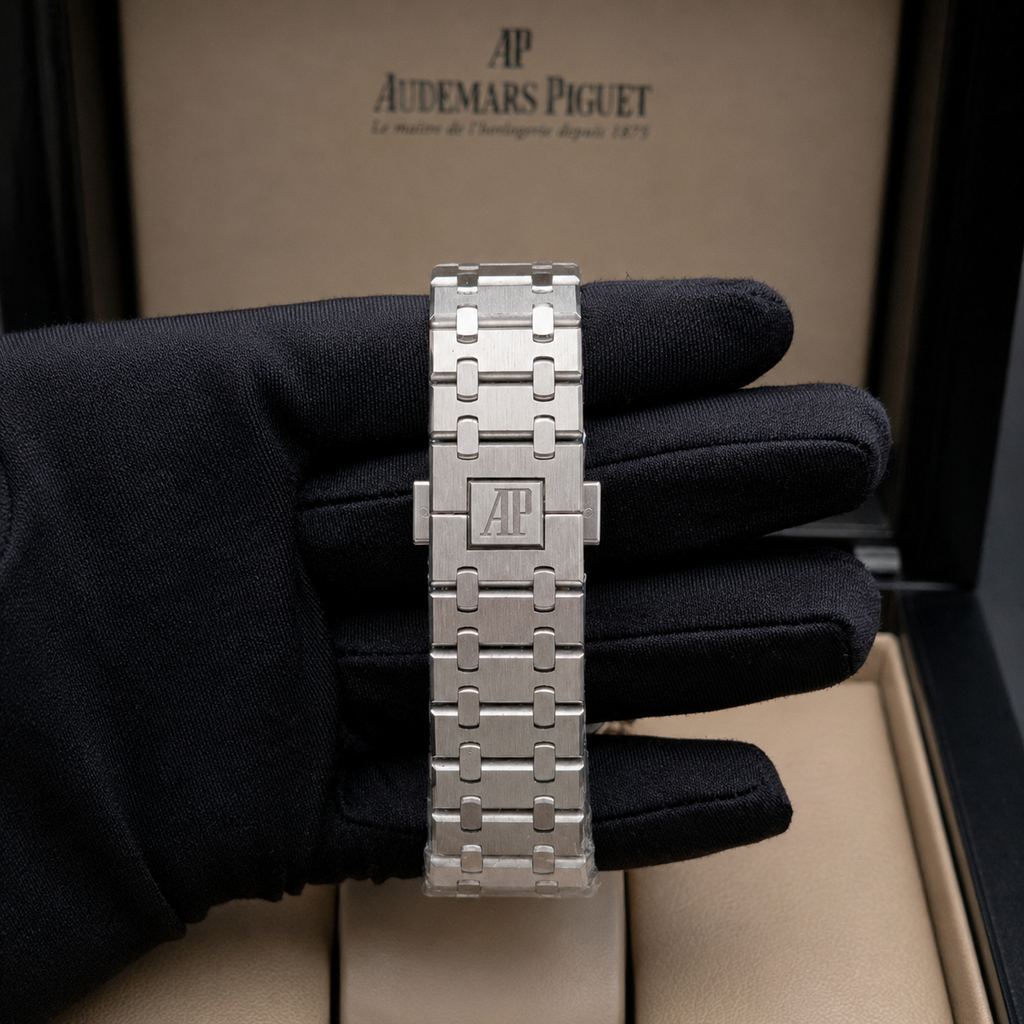 AUDEMARS PIGUET ROYAL-WHITE GOLD BLACK